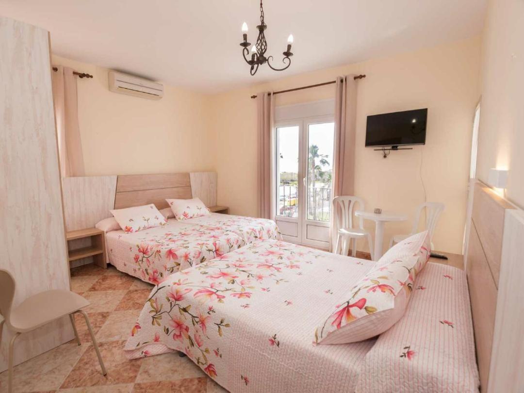 Hostal Sonrisa Del Mar Коніль-де-ла-Фронтера Екстер'єр фото
