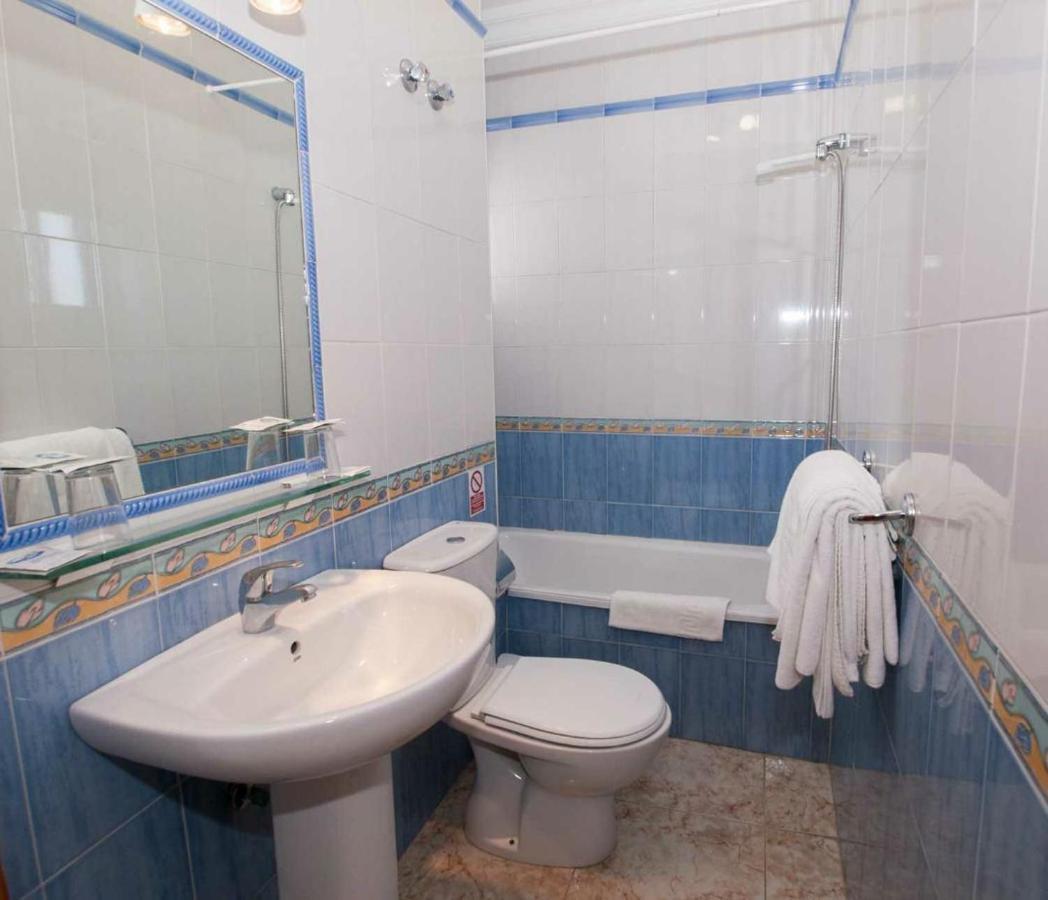 Hostal Sonrisa Del Mar Коніль-де-ла-Фронтера Екстер'єр фото