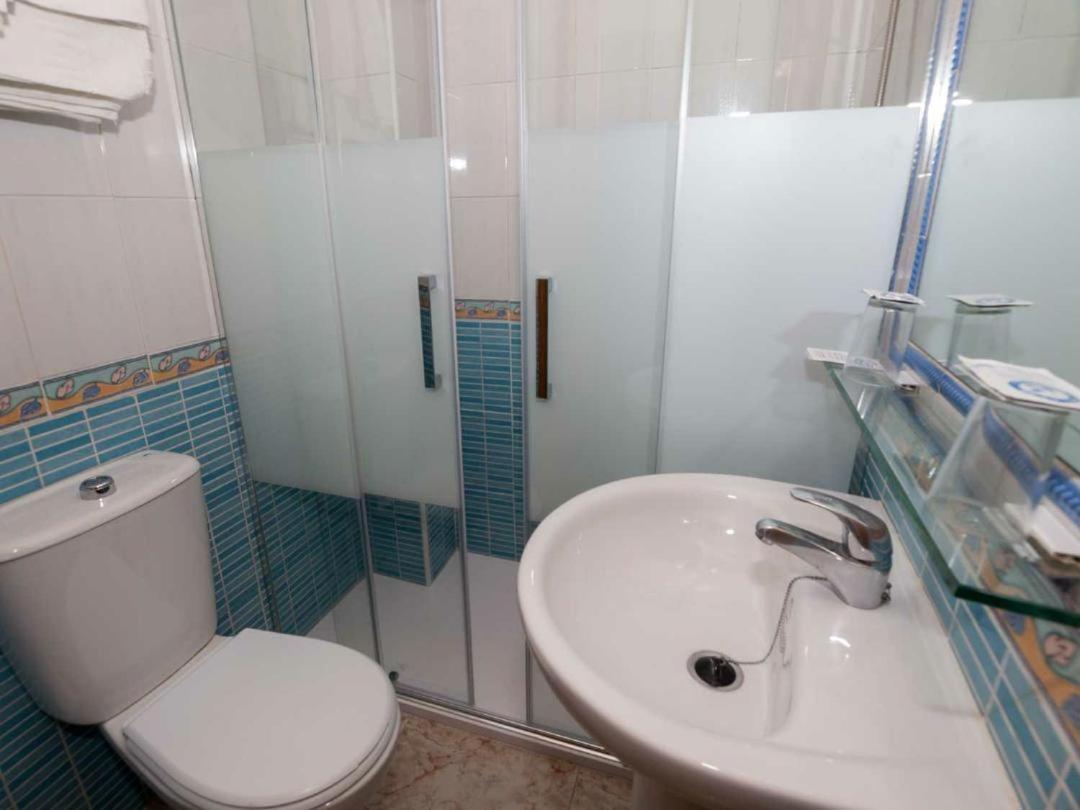 Hostal Sonrisa Del Mar Коніль-де-ла-Фронтера Екстер'єр фото