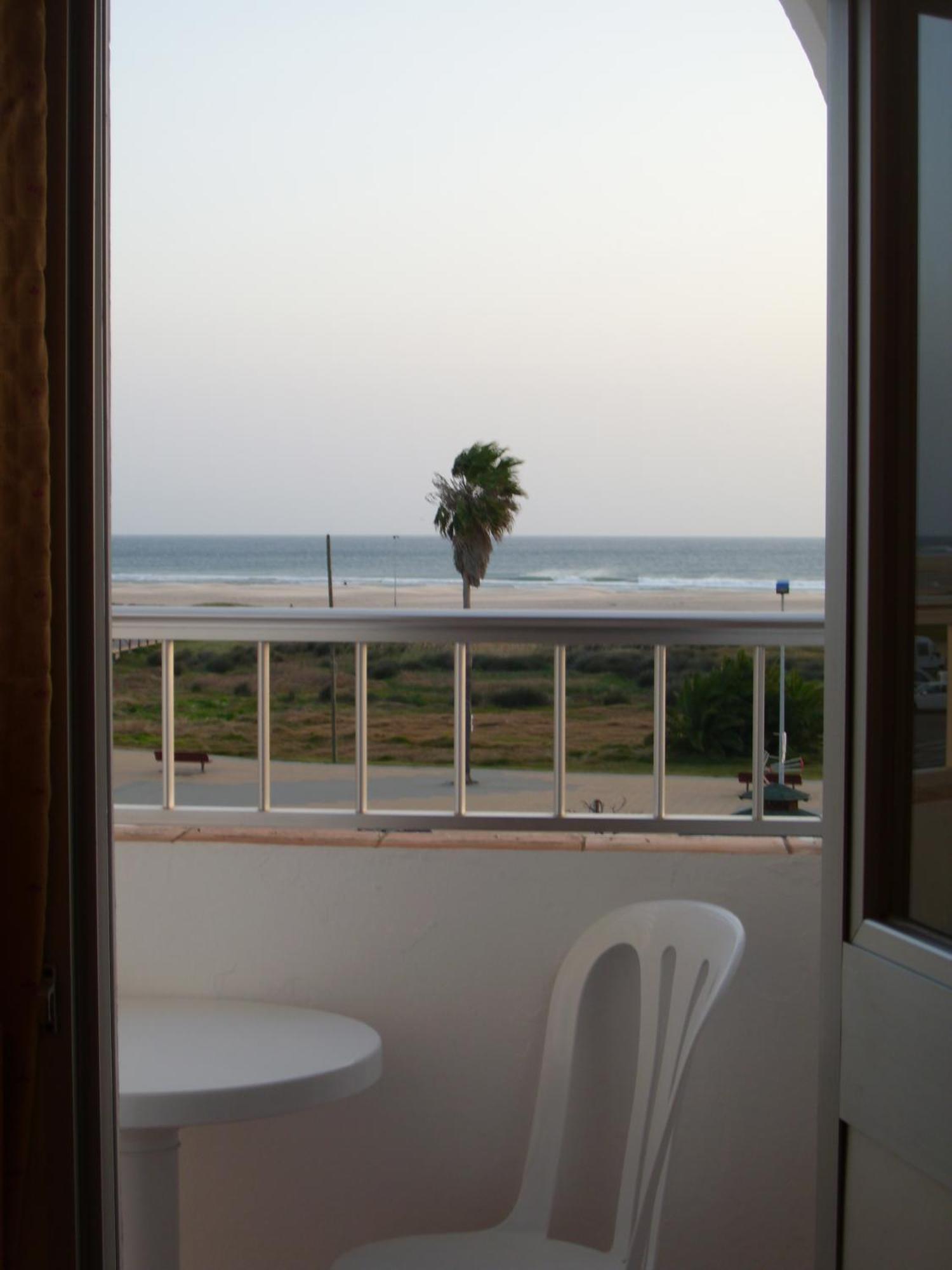 Hostal Sonrisa Del Mar Коніль-де-ла-Фронтера Екстер'єр фото