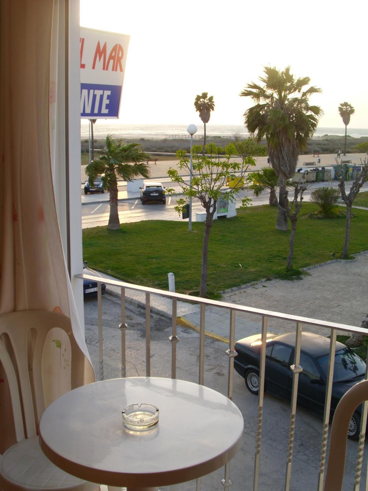 Hostal Sonrisa Del Mar Коніль-де-ла-Фронтера Екстер'єр фото