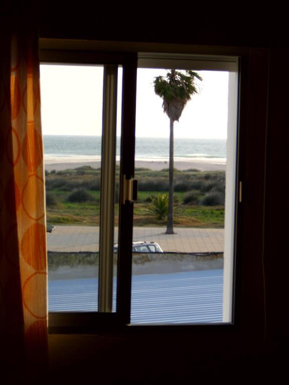 Hostal Sonrisa Del Mar Коніль-де-ла-Фронтера Номер фото
